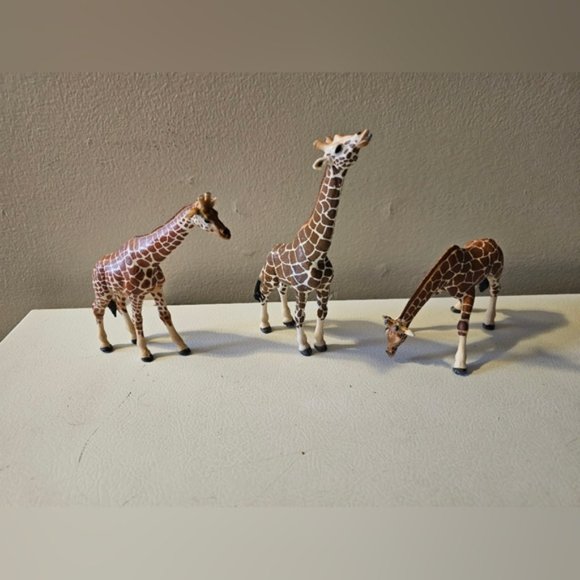 Schleich Safari Animals Set of 13 - Picture 3 of 6